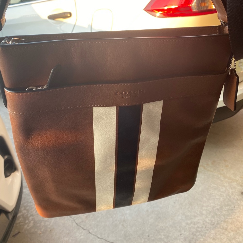 Coach - Picture 3 of 6